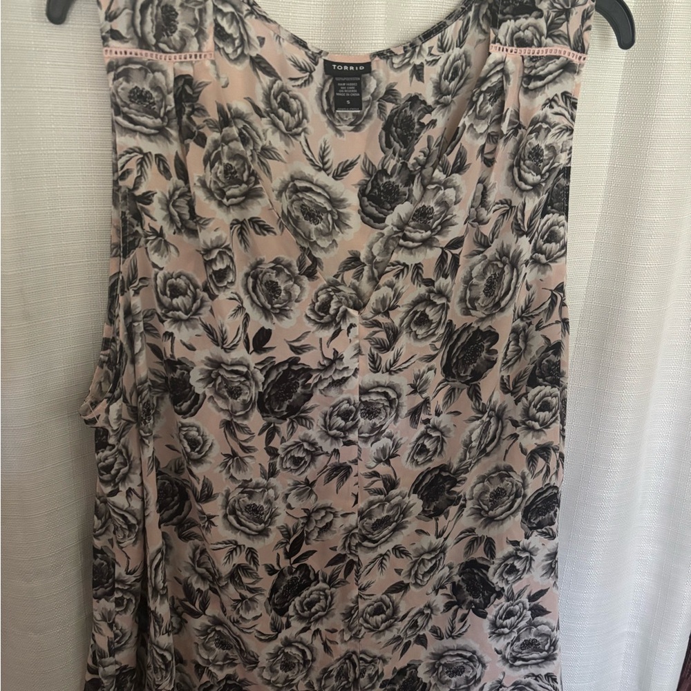 Torrid Sleeveless Floral Blouse - Pink and Black